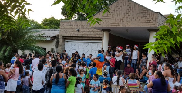 Jorgito Celedon lleva regalos para los niños de Villanueva La Guajira